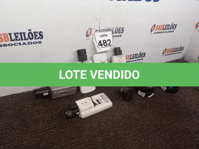 LOTE 482 - 08 CÂMERAS DE MONITORAMENTO MARCAS E MODELOS DIVERSOS. (NO ESTADO) ATENÇÃO! FAZER A VISITAÇÃO ANTES DE ARREMATAR, NÃO SABEMOS SE FUNCIONA. LEILÃO NÃO TEM GARANTIA E NEM DEVOLUÇÃO, SUJEITO A POSSÍVEIS AVARIAS VISÍVEIS/OCULTAS E/OU AUSÊNCIA DE COMPONENTES.