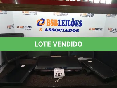 LOTE 262 - 08 MONITORES LCD MARCAS E MODELOS DIVERSOS P/RETIRADA DE PEÇAS. (NO ESTADO) ATENÇÃO! FAZER A VISITAÇÃO ANTES DE ARREMATAR, NÃO SABEMOS SE FUNCIONA. LEILÃO NÃO TEM GARANTIA E NEM DEVOLUÇÃO, SUJEITO A POSSÍVEIS AVARIAS VISÍVEIS/OCULTAS E/OU AUSÊNCIA DE COMPONENTES.