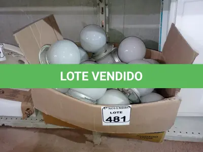LOTE 481 - 01 LOTE C/VÁRIAS LUMINÁRIAS DE TETO. (NO ESTADO) ATENÇÃO! FAZER A VISITAÇÃO ANTES DE ARREMATAR, NÃO SABEMOS SE FUNCIONA. LEILÃO NÃO TEM GARANTIA E NEM DEVOLUÇÃO, SUJEITO A POSSÍVEIS AVARIAS VISÍVEIS/OCULTAS E/OU AUSÊNCIA DE COMPONENTES.