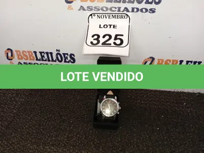 LOTE 325 - 01 RELÓGIO DE PULSO. (NO ESTADO) ATENÇÃO! FAZER A VISITAÇÃO ANTES DE ARREMATAR, NÃO SABEMOS SE FUNCIONA. LEILÃO NÃO TEM GARANTIA E NEM DEVOLUÇÃO, SUJEITO A POSSÍVEIS AVARIAS VISÍVEIS/OCULTAS E/OU AUSÊNCIA DE COMPONENTES.