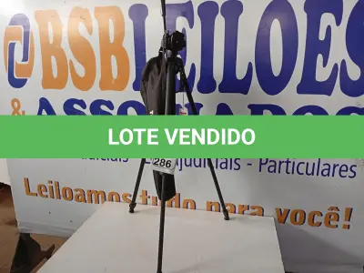 LOTE 286 - 01 TRIPÉ P/ CÂMERA MARCA TOMATE MTG-3016. (NO ESTADO) ATENÇÃO! FAZER A VISITAÇÃO ANTES DE ARREMATAR, NÃO SABEMOS SE FUNCIONA. LEILÃO NÃO TEM GARANTIA E NEM DEVOLUÇÃO, SUJEITO A POSSÍVEIS AVARIAS VISÍVEIS/OCULTAS E/OU AUSÊNCIA DE COMPONENTES.