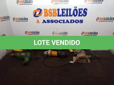 LOTE 502 - 02 SERRAS SABRE MARCA DEWALT MODELO DC385-BR S/BATERIA, 01 LIXADEIRA, 01 FURADEIRA E 01 MAKITA P/RETIRADA DE PEÇAS. (NO ESTADO) ATENÇÃO! FAZER A VISITAÇÃO ANTES DE ARREMATAR, NÃO SABEMOS SE FUNCIONA. LEILÃO NÃO TEM GARANTIA E NEM DEVOLUÇÃO, SUJEITO A POSSÍVEIS AVARIAS VISÍVEIS/OCULTAS E/OU AUSÊNCIA DE COMPONENTES.