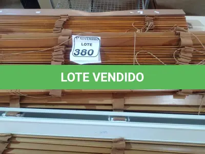 LOTE 380 - 03 PERSIANAS DE TAMANHOS E MODELOS DIVERSOS. (NO ESTADO) ATENÇÃO! FAZER A VISITAÇÃO ANTES DE ARREMATAR, NÃO SABEMOS SE FUNCIONA. LEILÃO NÃO TEM GARANTIA E NEM DEVOLUÇÃO, SUJEITO A POSSÍVEIS AVARIAS VISÍVEIS/OCULTAS E/OU AUSÊNCIA DE COMPONENTES.