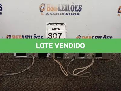 LOTE 307 - 05 CÂMERAS DIGITAIS MARCAS E MODELOS DIVERSOS. (NO ESTADO) ATENÇÃO! FAZER A VISITAÇÃO ANTES DE ARREMATAR, NÃO SABEMOS SE FUNCIONA. LEILÃO NÃO TEM GARANTIA E NEM DEVOLUÇÃO, SUJEITO A POSSÍVEIS AVARIAS VISÍVEIS/OCULTAS E/OU AUSÊNCIA DE COMPONENTES.