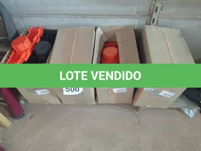 LOTE 500 - 04 CAIXAS DE LUZ OCTOGONAL. (NO ESTADO) ATENÇÃO! FAZER A VISITAÇÃO ANTES DE ARREMATAR, NÃO SABEMOS SE FUNCIONA. LEILÃO NÃO TEM GARANTIA E NEM DEVOLUÇÃO, SUJEITO A POSSÍVEIS AVARIAS VISÍVEIS/OCULTAS E/OU AUSÊNCIA DE COMPONENTES.