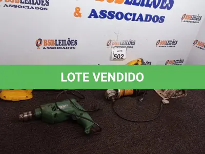 LOTE 502 - 02 SERRAS SABRE MARCA DEWALT MODELO DC385-BR S/BATERIA, 01 LIXADEIRA, 01 FURADEIRA E 01 MAKITA P/RETIRADA DE PEÇAS. (NO ESTADO) ATENÇÃO! FAZER A VISITAÇÃO ANTES DE ARREMATAR, NÃO SABEMOS SE FUNCIONA. LEILÃO NÃO TEM GARANTIA E NEM DEVOLUÇÃO, SUJEITO A POSSÍVEIS AVARIAS VISÍVEIS/OCULTAS E/OU AUSÊNCIA DE COMPONENTES.