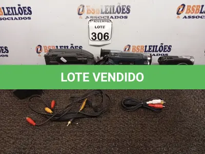 LOTE 306 - 03 FILMADORAS DIGITAIS MARCAS E MODELOS DIVERSOS. (NO ESTADO) ATENÇÃO! FAZER A VISITAÇÃO ANTES DE ARREMATAR, NÃO SABEMOS SE FUNCIONA. LEILÃO NÃO TEM GARANTIA E NEM DEVOLUÇÃO, SUJEITO A POSSÍVEIS AVARIAS VISÍVEIS/OCULTAS E/OU AUSÊNCIA DE COMPONENTES.