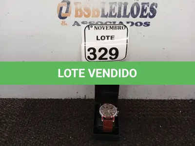 LOTE 329 - 01 RELÓGIO DE PULSO. (NO ESTADO) ATENÇÃO! FAZER A VISITAÇÃO ANTES DE ARREMATAR, NÃO SABEMOS SE FUNCIONA. LEILÃO NÃO TEM GARANTIA E NEM DEVOLUÇÃO, SUJEITO A POSSÍVEIS AVARIAS VISÍVEIS/OCULTAS E/OU AUSÊNCIA DE COMPONENTES.