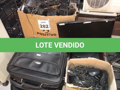 LOTE 282 - 01 LOTE C/DIVERSOS TECLADOS, MOUSES, CAIXINHAS DE SOM P/PC  03 MONITORES C/AVARIAS E 05 MALETAS.  (NO ESTADO) ATENÇÃO! FAZER A VISITAÇÃO ANTES DE ARREMATAR, NÃO SABEMOS SE FUNCIONA. LEILÃO NÃO TEM GARANTIA E NEM DEVOLUÇÃO, SUJEITO A POSSÍVEIS AVARIAS VISÍVEIS/OCULTAS E/OU AUSÊNCIA DE COMPONENTES.