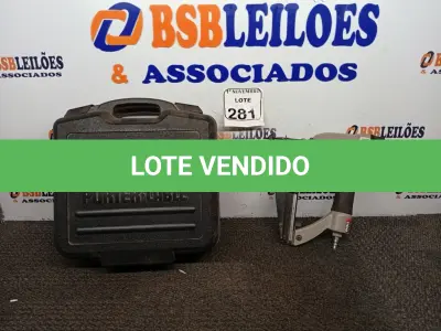 LOTE 281 - 01 GRAMPEADOR PNEUMÁTICO MARCA PORTER CABLE. (NO ESTADO) ATENÇÃO! FAZER A VISITAÇÃO ANTES DE ARREMATAR, NÃO SABEMOS SE FUNCIONA. LEILÃO NÃO TEM GARANTIA E NEM DEVOLUÇÃO, SUJEITO A POSSÍVEIS AVARIAS VISÍVEIS/OCULTAS E/OU AUSÊNCIA DE COMPONENTES.