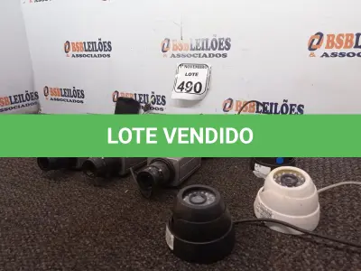 LOTE 490 - 10 CÂMERAS DE MONITORAMENTO MARCAS E MODELOS DIVERSOS. (NO ESTADO) ATENÇÃO! FAZER A VISITAÇÃO ANTES DE ARREMATAR, NÃO SABEMOS SE FUNCIONA. LEILÃO NÃO TEM GARANTIA E NEM DEVOLUÇÃO, SUJEITO A POSSÍVEIS AVARIAS VISÍVEIS/OCULTAS E/OU AUSÊNCIA DE COMPONENTES.