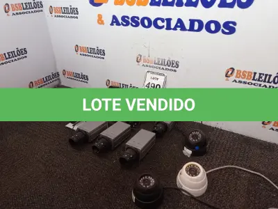 LOTE 490 - 10 CÂMERAS DE MONITORAMENTO MARCAS E MODELOS DIVERSOS. (NO ESTADO) ATENÇÃO! FAZER A VISITAÇÃO ANTES DE ARREMATAR, NÃO SABEMOS SE FUNCIONA. LEILÃO NÃO TEM GARANTIA E NEM DEVOLUÇÃO, SUJEITO A POSSÍVEIS AVARIAS VISÍVEIS/OCULTAS E/OU AUSÊNCIA DE COMPONENTES.