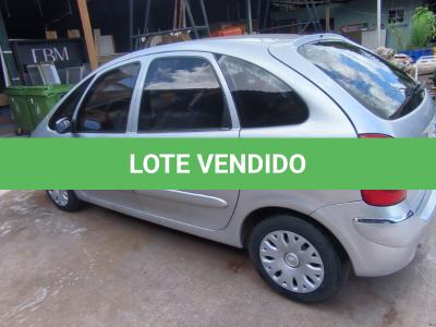 LOTE 011 - 01 CITROEN XSARA PICASSO II16GLXF ALCOOL/GASOLINA, NA COR PRATA, ANO 2010/2011.TODOS OS DOCUMENTOS DE 2024 PAGOS. (NO ESTADO)