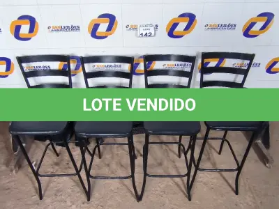LOTE 142 - 04 BANQUETAS ALTAS. (NO ESTADO) ATENÇÃO! FAZER A VISITAÇÃO ANTES DE ARREMATAR, NÃO SABEMOS SE FUNCIONA. LEILÃO NÃO TEM GARANTIA E NEM DEVOLUÇÃO, SUJEITO A POSSÍVEIS AVARIAS VISÍVEIS/OCULTAS E/OU AUSÊNCIA DE COMPONENTES.