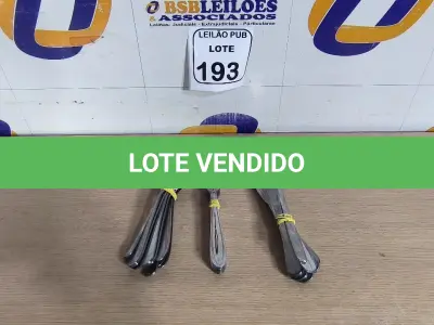 LOTE 193 - 10 GARFOS, 10 COLHERES E 08 FACAS DE MESA. (NO ESTADO) ATENÇÃO! FAZER A VISITAÇÃO ANTES DE ARREMATAR, NÃO SABEMOS SE FUNCIONA. LEILÃO NÃO TEM GARANTIA E NEM DEVOLUÇÃO, SUJEITO A POSSÍVEIS AVARIAS VISÍVEIS/OCULTAS E/OU AUSÊNCIA DE COMPONENTES.