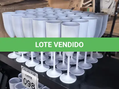 LOTE 098 - 30 TACAS EM PLÁSTICO PARA CHAMPANHEIRA COR BRANCA. (NO ESTADO) ATENÇÃO! FAZER A VISITAÇÃO ANTES DE ARREMATAR, NÃO SABEMOS SE FUNCIONA. LEILÃO NÃO TEM GARANTIA E NEM DEVOLUÇÃO, SUJEITO A POSSÍVEIS AVARIAS VISÍVEIS/OCULTAS E/OU AUSÊNCIA DE COMPONENTES.