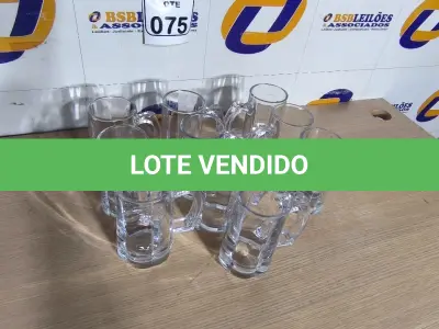 LOTE 075 - 10 CANECAS DE VIDRO PARA CHOPP. (NO ESTADO) ATENÇÃO! FAZER A VISITAÇÃO ANTES DE ARREMATAR, NÃO SABEMOS SE FUNCIONA. LEILÃO NÃO TEM GARANTIA E NEM DEVOLUÇÃO, SUJEITO A POSSÍVEIS AVARIAS VISÍVEIS/OCULTAS E/OU AUSÊNCIA DE COMPONENTES.