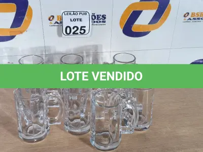LOTE 025 - 10 CANECAS DE VIDRO PARA CHOPP. (NO ESTADO) ATENÇÃO! FAZER A VISITAÇÃO ANTES DE ARREMATAR, NÃO SABEMOS SE FUNCIONA. LEILÃO NÃO TEM GARANTIA E NEM DEVOLUÇÃO, SUJEITO A POSSÍVEIS AVARIAS VISÍVEIS/OCULTAS E/OU AUSÊNCIA DE COMPONENTES.