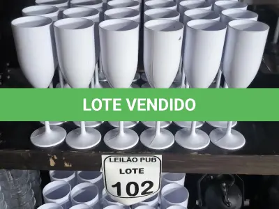 LOTE 102 - 30 TACAS EM PLÁSTICO PARA CHAMPANHEIRA COR BRANCA. (NO ESTADO) ATENÇÃO! FAZER A VISITAÇÃO ANTES DE ARREMATAR, NÃO SABEMOS SE FUNCIONA. LEILÃO NÃO TEM GARANTIA E NEM DEVOLUÇÃO, SUJEITO A POSSÍVEIS AVARIAS VISÍVEIS/OCULTAS E/OU AUSÊNCIA DE COMPONENTES.