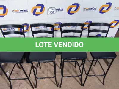 LOTE 136 - 04 BANQUETAS ALTAS. (NO ESTADO) ATENÇÃO! FAZER A VISITAÇÃO ANTES DE ARREMATAR, NÃO SABEMOS SE FUNCIONA. LEILÃO NÃO TEM GARANTIA E NEM DEVOLUÇÃO, SUJEITO A POSSÍVEIS AVARIAS VISÍVEIS/OCULTAS E/OU AUSÊNCIA DE COMPONENTES.