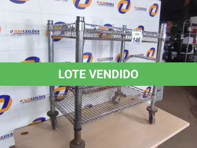 LOTE 146 - 01 CARRINHO EM INOX 03 PRATELEIRAS. (NO ESTADO) ATENÇÃO! FAZER A VISITAÇÃO ANTES DE ARREMATAR, NÃO SABEMOS SE FUNCIONA. LEILÃO NÃO TEM GARANTIA E NEM DEVOLUÇÃO, SUJEITO A POSSÍVEIS AVARIAS VISÍVEIS/OCULTAS E/OU AUSÊNCIA DE COMPONENTES.