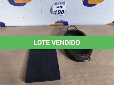 LOTE 198 - 01 TÁBUA DE PEDRA E 01 TRAVESSA DE PEDRA. (NO ESTADO) ATENÇÃO! FAZER A VISITAÇÃO ANTES DE ARREMATAR, NÃO SABEMOS SE FUNCIONA. LEILÃO NÃO TEM GARANTIA E NEM DEVOLUÇÃO, SUJEITO A POSSÍVEIS AVARIAS VISÍVEIS/OCULTAS E/OU AUSÊNCIA DE COMPONENTES.