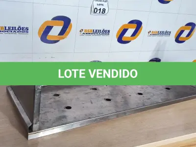 LOTE 018 - 01 PRATELEIRA DE PAREDE MEDINDO 0,36 CM X 1,00 CM. (NO ESTADO) ATENÇÃO! FAZER A VISITAÇÃO ANTES DE ARREMATAR, NÃO SABEMOS SE FUNCIONA. LEILÃO NÃO TEM GARANTIA E NEM DEVOLUÇÃO, SUJEITO A POSSÍVEIS AVARIAS VISÍVEIS/OCULTAS E/OU AUSÊNCIA DE COMPONENTES.