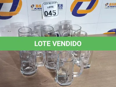 LOTE 045 - 10 CANECAS DE VIDRO PARA CHOPP. (NO ESTADO) ATENÇÃO! FAZER A VISITAÇÃO ANTES DE ARREMATAR, NÃO SABEMOS SE FUNCIONA. LEILÃO NÃO TEM GARANTIA E NEM DEVOLUÇÃO, SUJEITO A POSSÍVEIS AVARIAS VISÍVEIS/OCULTAS E/OU AUSÊNCIA DE COMPONENTES.