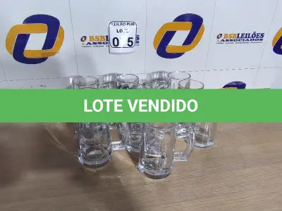 LOTE 075 - 10 CANECAS DE VIDRO PARA CHOPP. (NO ESTADO) ATENÇÃO! FAZER A VISITAÇÃO ANTES DE ARREMATAR, NÃO SABEMOS SE FUNCIONA. LEILÃO NÃO TEM GARANTIA E NEM DEVOLUÇÃO, SUJEITO A POSSÍVEIS AVARIAS VISÍVEIS/OCULTAS E/OU AUSÊNCIA DE COMPONENTES.