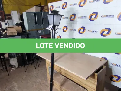 LOTE 092 - 01 POSTE DE JARDIM COLONIAL QUADRADO 1,80CM DE ALTURA. (NO ESTADO) ATENÇÃO! FAZER A VISITAÇÃO ANTES DE ARREMATAR, NÃO SABEMOS SE FUNCIONA. LEILÃO NÃO TEM GARANTIA E NEM DEVOLUÇÃO, SUJEITO A POSSÍVEIS AVARIAS VISÍVEIS/OCULTAS E/OU AUSÊNCIA DE COMPONENTES.
