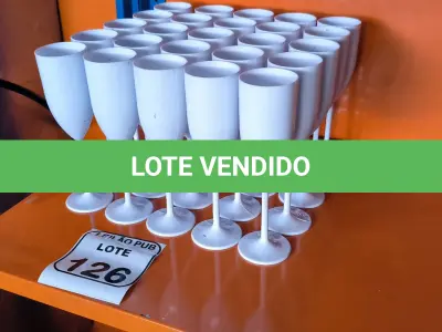 LOTE 126 - 30 TACAS EM PLÁSTICO PARA CHAMPANHEIRA COR BRANCA. (NO ESTADO) ATENÇÃO! FAZER A VISITAÇÃO ANTES DE ARREMATAR, NÃO SABEMOS SE FUNCIONA. LEILÃO NÃO TEM GARANTIA E NEM DEVOLUÇÃO, SUJEITO A POSSÍVEIS AVARIAS VISÍVEIS/OCULTAS E/OU AUSÊNCIA DE COMPONENTES.