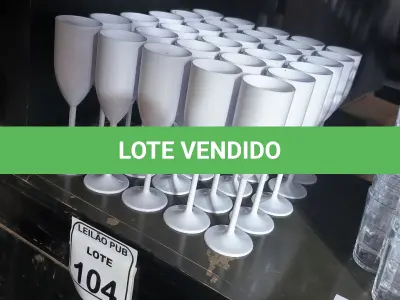 LOTE 104 - 30 TACAS EM PLÁSTICO PARA CHAMPANHEIRA COR BRANCA. (NO ESTADO) ATENÇÃO! FAZER A VISITAÇÃO ANTES DE ARREMATAR, NÃO SABEMOS SE FUNCIONA. LEILÃO NÃO TEM GARANTIA E NEM DEVOLUÇÃO, SUJEITO A POSSÍVEIS AVARIAS VISÍVEIS/OCULTAS E/OU AUSÊNCIA DE COMPONENTES