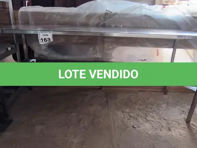 LOTE 163 - 01 BANCADA EM INOX MEDINDO 1,70CM X 0,554CM DE ALTURA 0,79CM. (NO ESTADO) ATENÇÃO! FAZER A VISITAÇÃO ANTES DE ARREMATAR, NÃO SABEMOS SE FUNCIONA. LEILÃO NÃO TEM GARANTIA E NEM DEVOLUÇÃO, SUJEITO A POSSÍVEIS AVARIAS VISÍVEIS/OCULTAS E/OU AUSÊNCIA DE COMPONENTES.