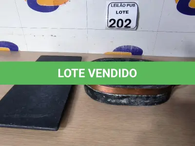 LOTE 202 - 01 TÁBUA DE PEDRA E 01 TRAVESSA DE PEDRA. (NO ESTADO) ATENÇÃO! FAZER A VISITAÇÃO ANTES DE ARREMATAR, NÃO SABEMOS SE FUNCIONA. LEILÃO NÃO TEM GARANTIA E NEM DEVOLUÇÃO, SUJEITO A POSSÍVEIS AVARIAS VISÍVEIS/OCULTAS E/OU AUSÊNCIA DE COMPONENTES.