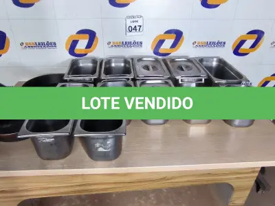 LOTE 047 - 01 LOTE C/DIVERSAS CUBAS EM INOX E 02 FRIGIDEIRAS. (NO ESTADO) ATENÇÃO! FAZER A VISITAÇÃO ANTES DE ARREMATAR, NÃO SABEMOS SE FUNCIONA. LEILÃO NÃO TEM GARANTIA E NEM DEVOLUÇÃO, SUJEITO A POSSÍVEIS AVARIAS VISÍVEIS/OCULTAS E/OU AUSÊNCIA DE COMPONENTES.