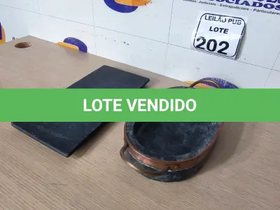 LOTE 202 - 01 TÁBUA DE PEDRA E 01 TRAVESSA DE PEDRA. (NO ESTADO) ATENÇÃO! FAZER A VISITAÇÃO ANTES DE ARREMATAR, NÃO SABEMOS SE FUNCIONA. LEILÃO NÃO TEM GARANTIA E NEM DEVOLUÇÃO, SUJEITO A POSSÍVEIS AVARIAS VISÍVEIS/OCULTAS E/OU AUSÊNCIA DE COMPONENTES.