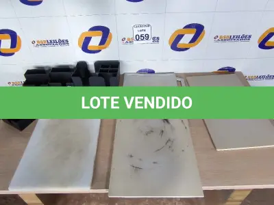 LOTE 059 - 04 TÁBUAS PARA CORTES EM PVC E 03 PORTAS GUARDANAPOS. (NO ESTADO) ATENÇÃO! FAZER A VISITAÇÃO ANTES DE ARREMATAR, NÃO SABEMOS SE FUNCIONA. LEILÃO NÃO TEM GARANTIA E NEM DEVOLUÇÃO, SUJEITO A POSSÍVEIS AVARIAS VISÍVEIS/OCULTAS E/OU AUSÊNCIA DE COMPONENTES.