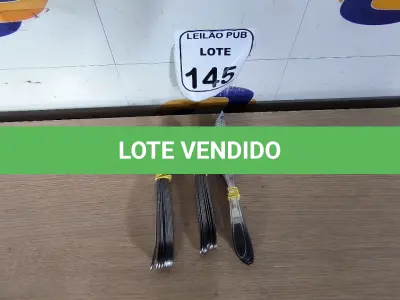 LOTE 145 - 10 GARFOS, 10 COLHERES E 10 FACAS DE MESA. (NO ESTADO) ATENÇÃO! FAZER A VISITAÇÃO ANTES DE ARREMATAR, NÃO SABEMOS SE FUNCIONA. LEILÃO NÃO TEM GARANTIA E NEM DEVOLUÇÃO, SUJEITO A POSSÍVEIS AVARIAS VISÍVEIS/OCULTAS E/OU AUSÊNCIA DE COMPONENTES.