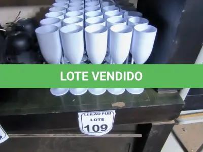 LOTE 109 - 30 TACAS EM PLÁSTICO PARA CHAMPANHEIRA COR BRANCA. (NO ESTADO) ATENÇÃO! FAZER A VISITAÇÃO ANTES DE ARREMATAR, NÃO SABEMOS SE FUNCIONA. LEILÃO NÃO TEM GARANTIA E NEM DEVOLUÇÃO, SUJEITO A POSSÍVEIS AVARIAS VISÍVEIS/OCULTAS E/OU AUSÊNCIA DE COMPONENTES.