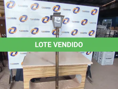 LOTE 153 - 01 POSTE DE JARDIM COLONIAL QUADRADO 1,80CM DE ALTURA. (NO ESTADO) ATENÇÃO! FAZER A VISITAÇÃO ANTES DE ARREMATAR, NÃO SABEMOS SE FUNCIONA. LEILÃO NÃO TEM GARANTIA E NEM DEVOLUÇÃO, SUJEITO A POSSÍVEIS AVARIAS VISÍVEIS/OCULTAS E/OU AUSÊNCIA DE COMPONENTES.