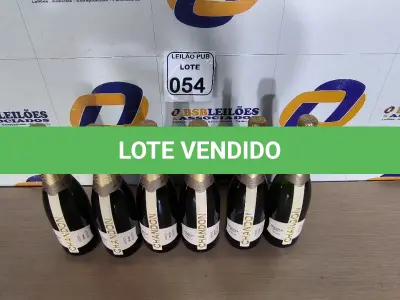 LOTE 054 - 06 GARRAFAS DE CHANDON PARA DECORAÇÃO. (VAZIA) (NO ESTADO) ATENÇÃO! FAZER A VISITAÇÃO ANTES DE ARREMATAR, NÃO SABEMOS SE FUNCIONA. LEILÃO NÃO TEM GARANTIA E NEM DEVOLUÇÃO, SUJEITO A POSSÍVEIS AVARIAS VISÍVEIS/OCULTAS E/OU AUSÊNCIA DE COMPONENTES.