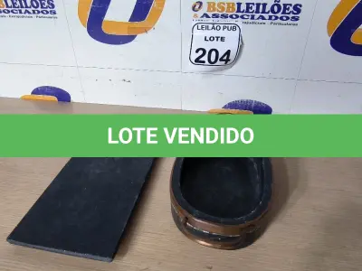 LOTE 204 - 01 TÁBUA DE PEDRA E 01 TRAVESSA DE PEDRA. (NO ESTADO) ATENÇÃO! FAZER A VISITAÇÃO ANTES DE ARREMATAR, NÃO SABEMOS SE FUNCIONA. LEILÃO NÃO TEM GARANTIA E NEM DEVOLUÇÃO, SUJEITO A POSSÍVEIS AVARIAS VISÍVEIS/OCULTAS E/OU AUSÊNCIA DE COMPONENTES.