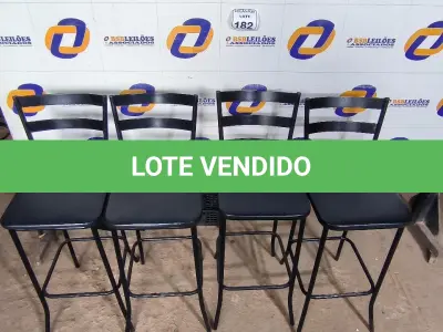 LOTE 182 - 04 BANQUETAS ALTAS. (NO ESTADO) ATENÇÃO! FAZER A VISITAÇÃO ANTES DE ARREMATAR, NÃO SABEMOS SE FUNCIONA. LEILÃO NÃO TEM GARANTIA E NEM DEVOLUÇÃO, SUJEITO A POSSÍVEIS AVARIAS VISÍVEIS/OCULTAS E/OU AUSÊNCIA DE COMPONENTES.