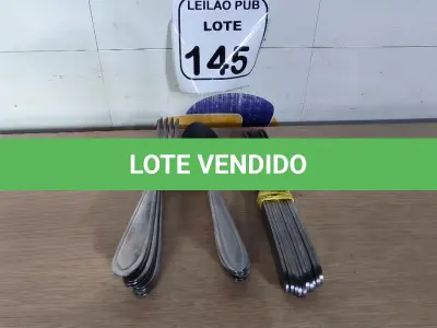 LOTE 145 - 10 GARFOS, 10 COLHERES E 10 FACAS DE MESA. (NO ESTADO) ATENÇÃO! FAZER A VISITAÇÃO ANTES DE ARREMATAR, NÃO SABEMOS SE FUNCIONA. LEILÃO NÃO TEM GARANTIA E NEM DEVOLUÇÃO, SUJEITO A POSSÍVEIS AVARIAS VISÍVEIS/OCULTAS E/OU AUSÊNCIA DE COMPONENTES.