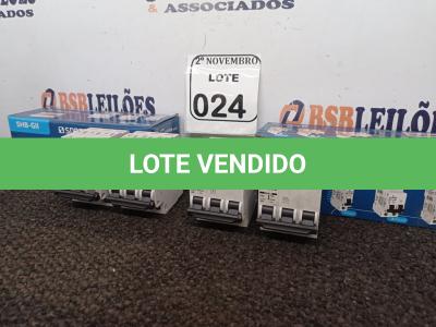 LOTE 024 - 02 CAIXAS DE DISJUNTORES C/04 UNIDADES EM CADA, 03 POLOS MARCA SOPRANO(NOVO). (NO ESTADO) ATENÇÃO! FAZER A VISITAÇÃO ANTES DE ARREMATAR, NÃO SABEMOS SE FUNCIONA. LEILÃO NÃO TEM GARANTIA E NEM DEVOLUÇÃO, SUJEITO A POSSÍVEIS AVARIAS VISÍVEIS/OCULTAS E/OU AUSÊNCIA DE COMPONENTES.