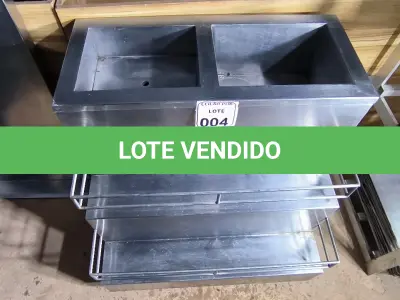 LOTE 004 - 01 ARMÁRIO EM INOX COM 02 CUBAS TIPO DEGRAU. (NO ESTADO) ATENÇÃO! FAZER A VISITAÇÃO ANTES DE ARREMATAR, NÃO SABEMOS SE FUNCIONA. LEILÃO NÃO TEM GARANTIA E NEM DEVOLUÇÃO, SUJEITO A POSSÍVEIS AVARIAS VISÍVEIS/OCULTAS E/OU AUSÊNCIA DE COMPONENTES.
