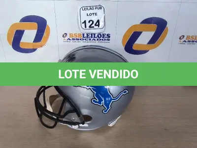 LOTE 124 - 01 CAPACETE DE FUTEBOL AMERICANO PARA DECORAÇÃO. (NO ESTADO) ATENÇÃO! FAZER A VISITAÇÃO ANTES DE ARREMATAR, NÃO SABEMOS SE FUNCIONA. LEILÃO NÃO TEM GARANTIA E NEM DEVOLUÇÃO, SUJEITO A POSSÍVEIS AVARIAS VISÍVEIS/OCULTAS E/OU AUSÊNCIA DE COMPONENTES.