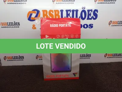 LOTE 035 - 01 RÁDIO PORTÁTIL MODELO D-8108. (NO ESTADO) ATENÇÃO! FAZER A VISITAÇÃO ANTES DE ARREMATAR, NÃO SABEMOS SE FUNCIONA. LEILÃO NÃO TEM GARANTIA E NEM DEVOLUÇÃO, SUJEITO A POSSÍVEIS AVARIAS VISÍVEIS/OCULTAS E/OU AUSÊNCIA DE COMPONENTES.
