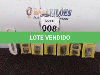 LOTE 008 - 01 CORTADOR DE VIDRO MARCA CORTAG E 06 JOGOS DE CHAVES BITS PHILLIPS MARCA FERTAK(NOVO). (NO ESTADO) ATENÇÃO! FAZER A VISITAÇÃO ANTES DE ARREMATAR, NÃO SABEMOS SE FUNCIONA. LEILÃO NÃO TEM GARANTIA E NEM DEVOLUÇÃO, SUJEITO A POSSÍVEIS AVARIAS VISÍVEIS/OCULTAS E/OU AUSÊNCIA DE COMPONENTES.