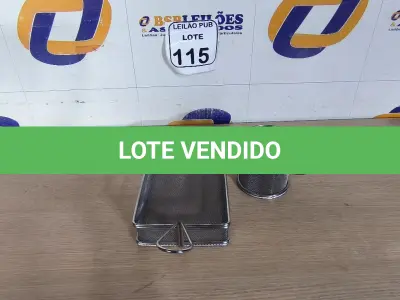 LOTE 115 - 02 CESTAS PARA ALIMENTOS. (NO ESTADO) ATENÇÃO! FAZER A VISITAÇÃO ANTES DE ARREMATAR, NÃO SABEMOS SE FUNCIONA. LEILÃO NÃO TEM GARANTIA E NEM DEVOLUÇÃO, SUJEITO A POSSÍVEIS AVARIAS VISÍVEIS/OCULTAS E/OU AUSÊNCIA DE COMPONENTES.